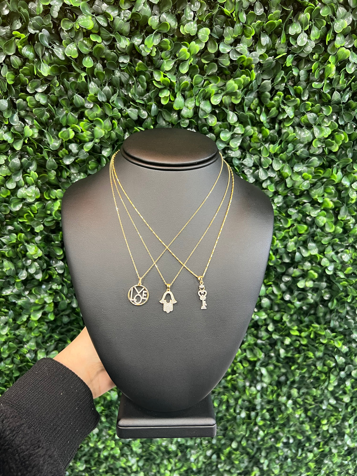 Women’s Necklaces
