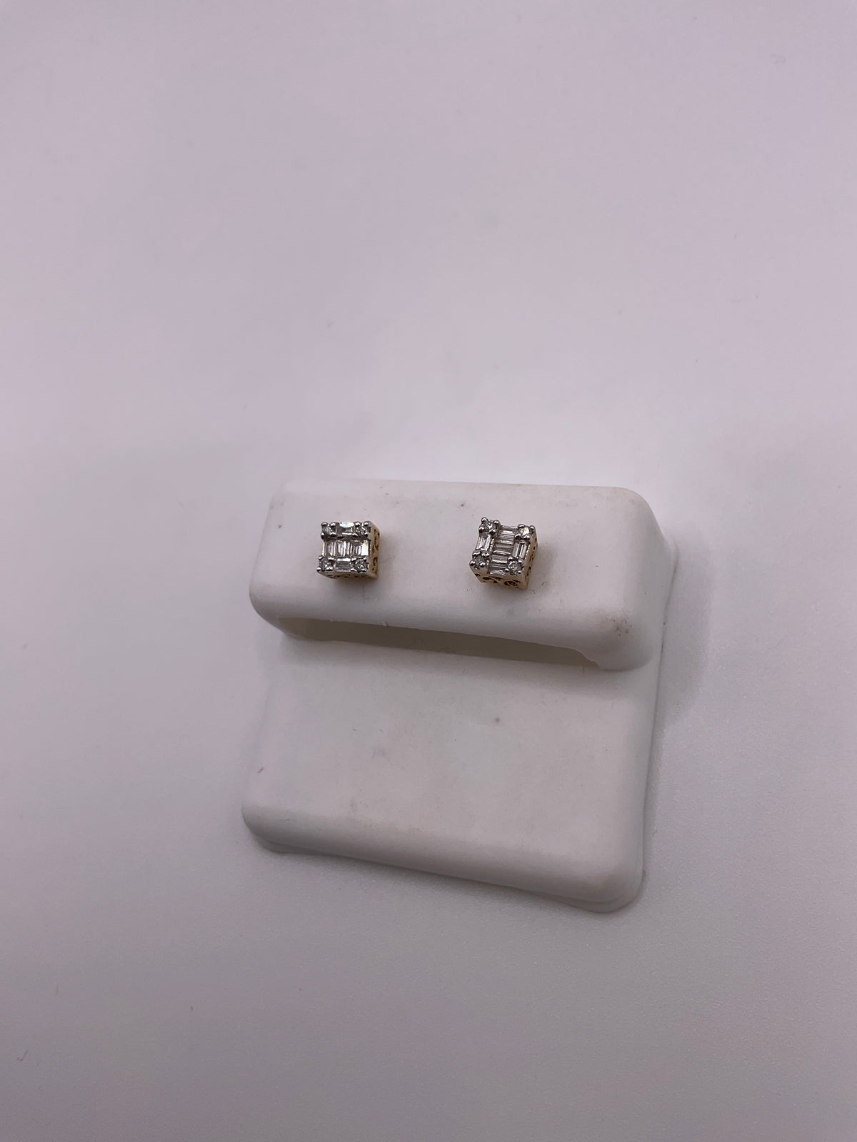 10kt 0.17-25Ct Earrings