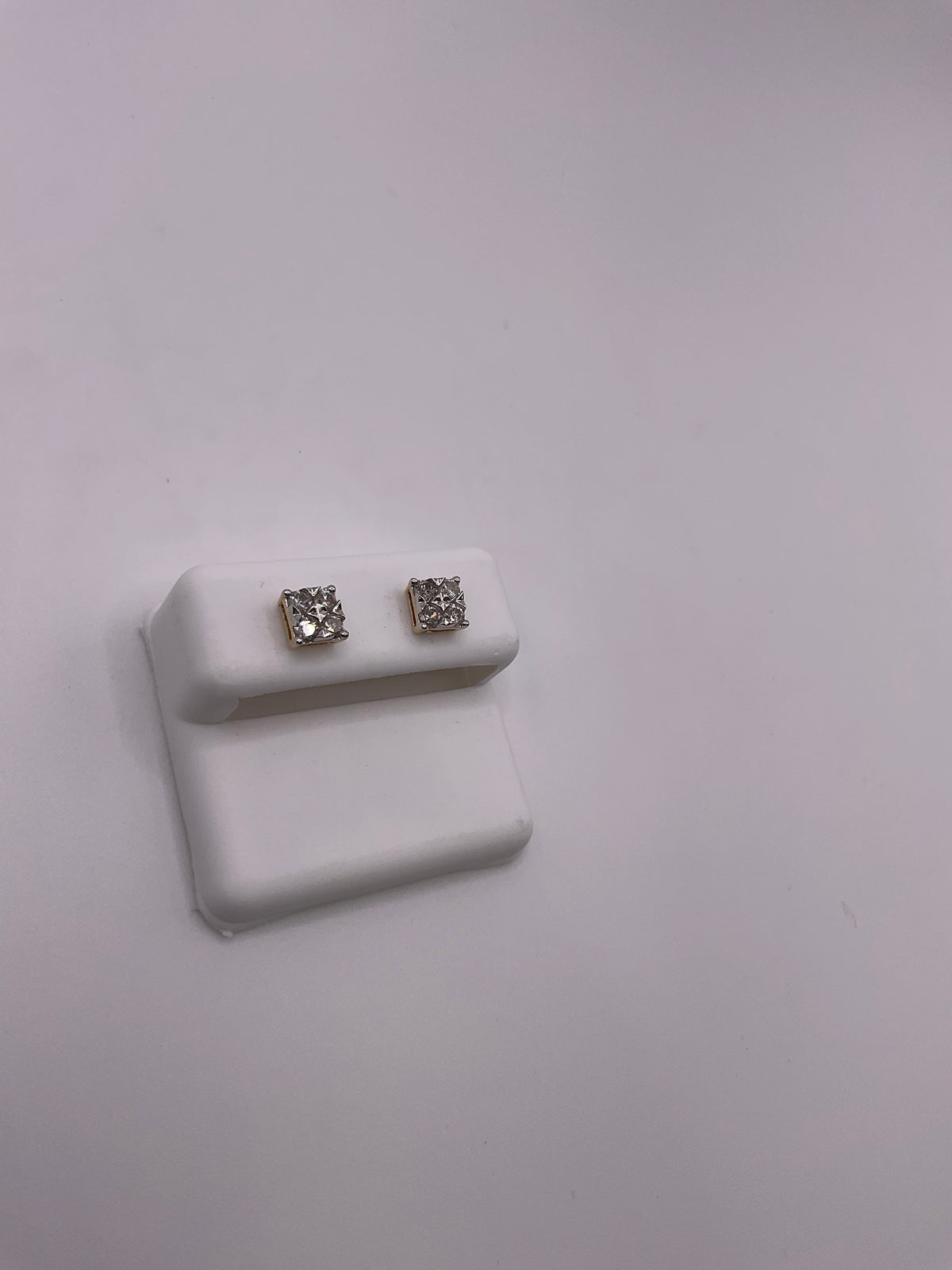 10kt 0.59Ct Earring